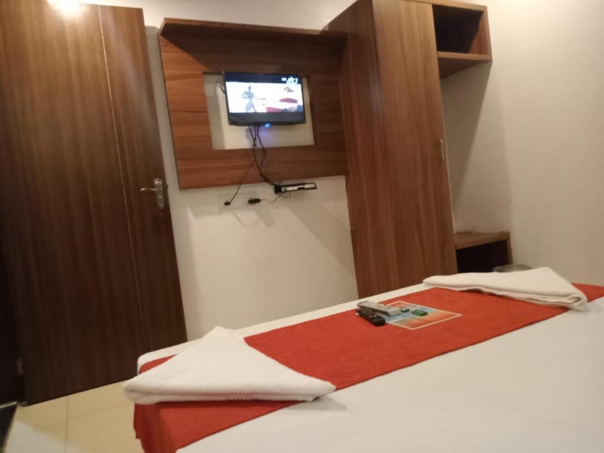 Hotel Sai Deep Lodging By Wb Inn Navi Mumbai Kültér fotó